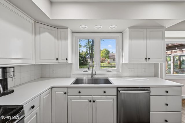 7111 Williamsburg Drive, Sylvania, OH 43560