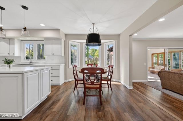 7111 Williamsburg Drive, Sylvania, OH 43560