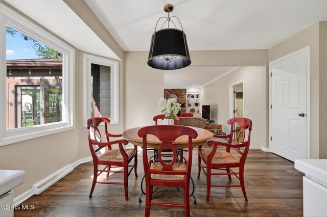 7111 Williamsburg Drive, Sylvania, OH 43560