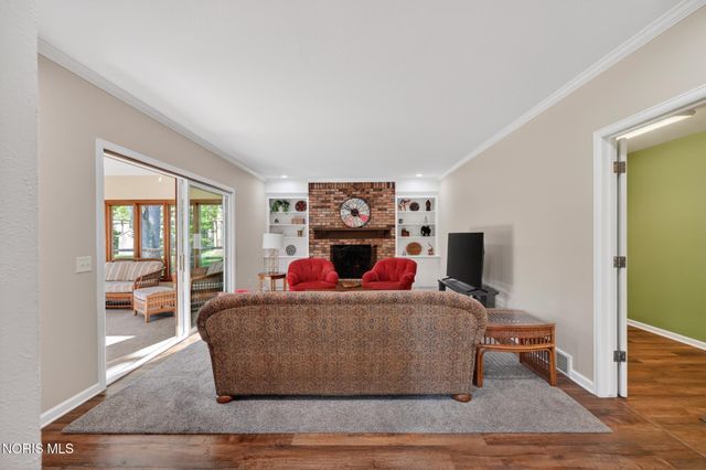 7111 Williamsburg Drive, Sylvania, OH 43560