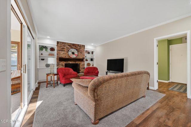 7111 Williamsburg Drive, Sylvania, OH 43560