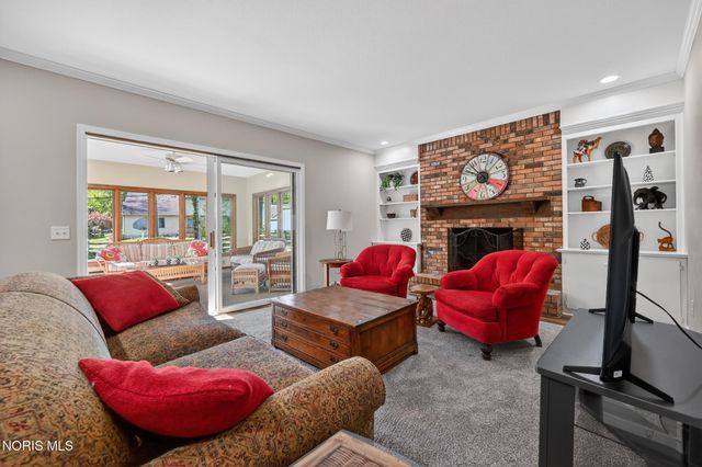 7111 Williamsburg Drive, Sylvania, OH 43560