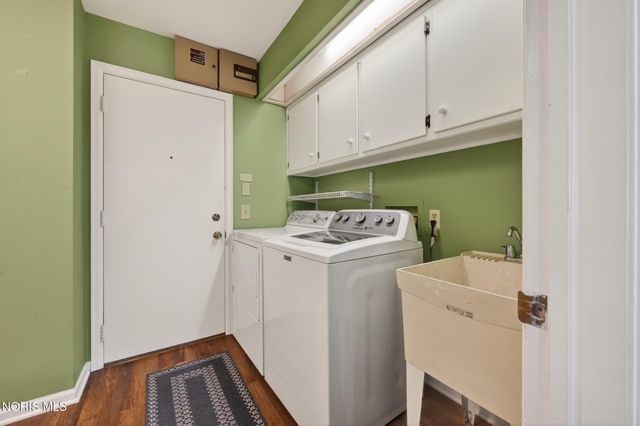 7111 Williamsburg Drive, Sylvania, OH 43560