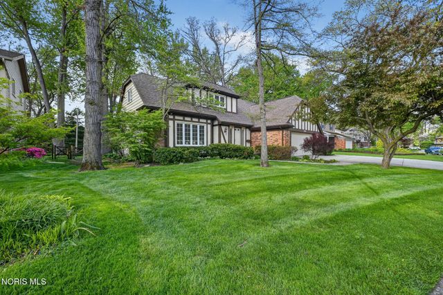 7111 Williamsburg Drive, Sylvania, OH 43560