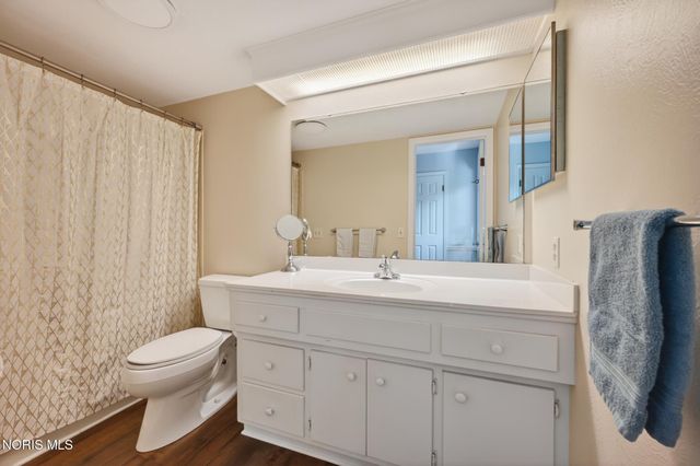7111 Williamsburg Drive, Sylvania, OH 43560