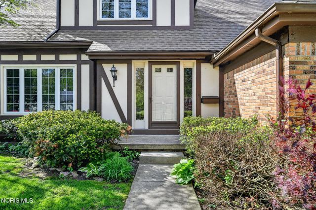 7111 Williamsburg Drive, Sylvania, OH 43560