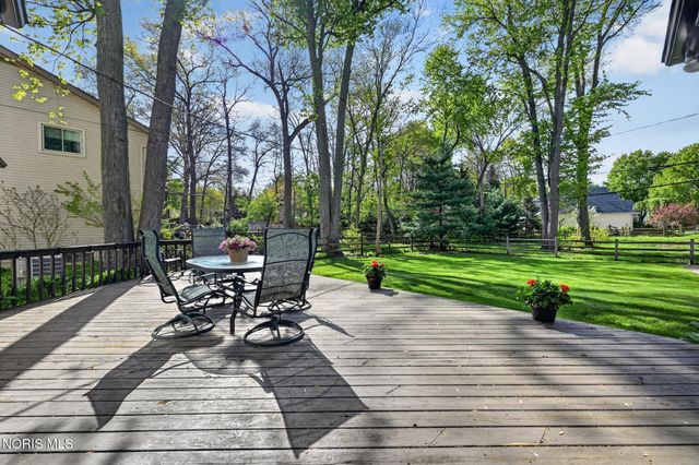 7111 Williamsburg Drive, Sylvania, OH 43560