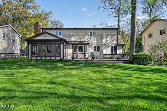 7111 Williamsburg Drive, Sylvania, OH 43560