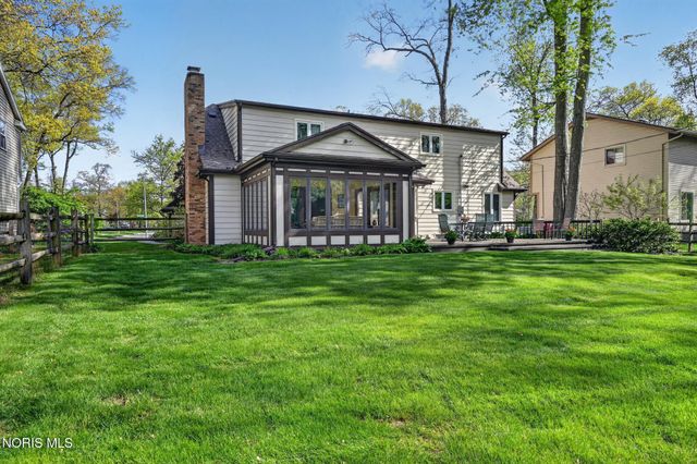 7111 Williamsburg Drive, Sylvania, OH 43560
