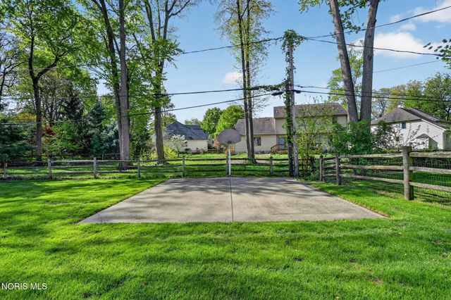 7111 Williamsburg Drive, Sylvania, OH 43560