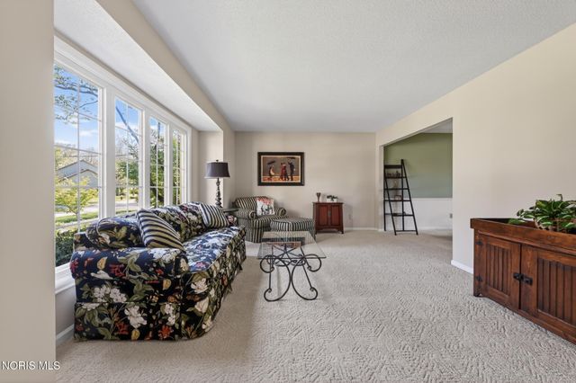 7111 Williamsburg Drive, Sylvania, OH 43560
