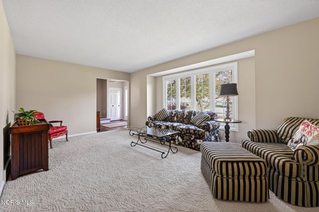 7111 Williamsburg Drive, Sylvania, OH 43560