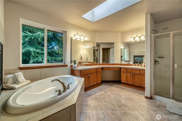 722 E Tacoma Street, Kent, WA 98030