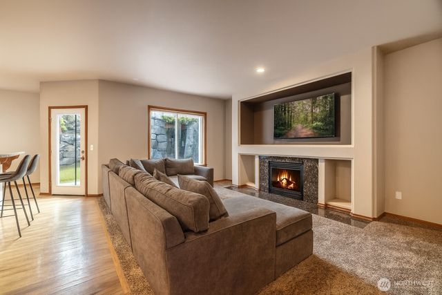 722 E Tacoma Street, Kent, WA 98030