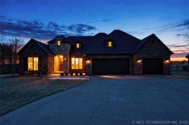 9502 N 143rd East Court, Owasso, OK 74055