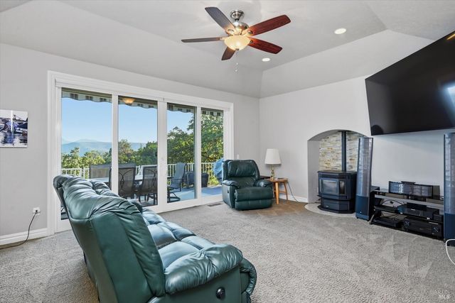 18387 N Shore Dr, Hidden Valley Lake, CA 95467