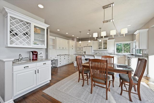 18387 N Shore Dr, Hidden Valley Lake, CA 95467