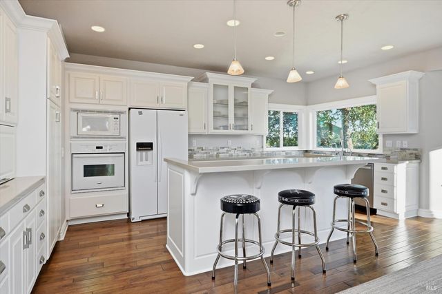 18387 N Shore Dr, Hidden Valley Lake, CA 95467