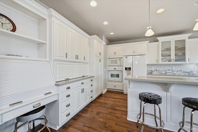 18387 N Shore Dr, Hidden Valley Lake, CA 95467