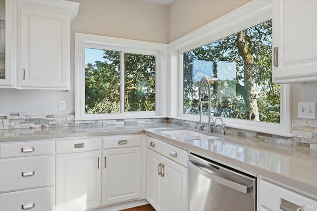 18387 N Shore Dr, Hidden Valley Lake, CA 95467