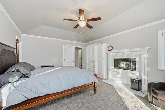 18387 N Shore Dr, Hidden Valley Lake, CA 95467