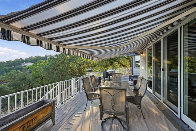 18387 N Shore Dr, Hidden Valley Lake, CA 95467