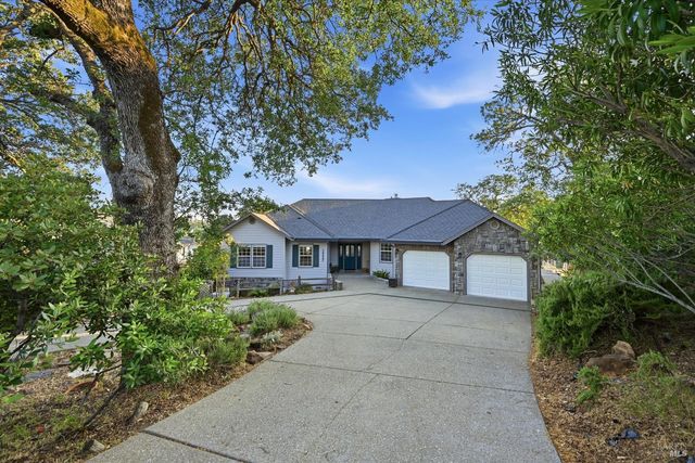 18387 N Shore Dr, Hidden Valley Lake, CA 95467