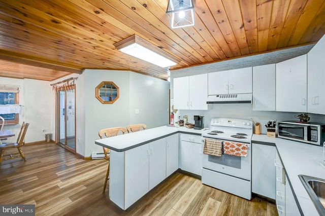 241 WYALUSING DR, Pocono Lake, PA 18347