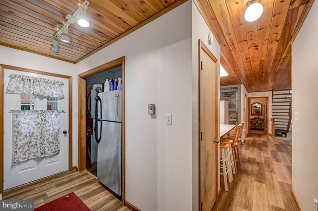 241 WYALUSING DR, Pocono Lake, PA 18347