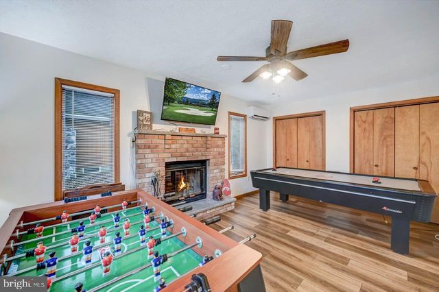 241 WYALUSING DR, Pocono Lake, PA 18347