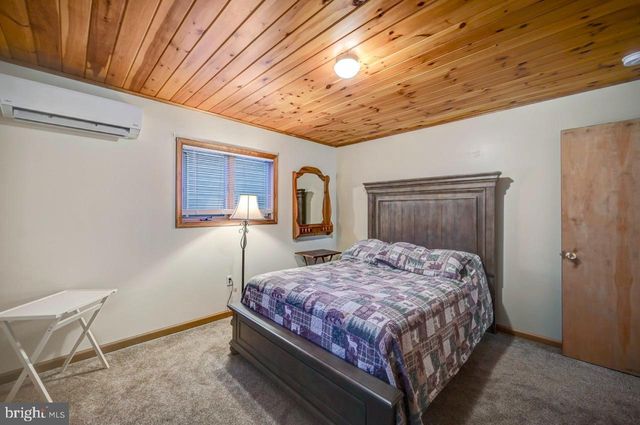 241 WYALUSING DR, Pocono Lake, PA 18347