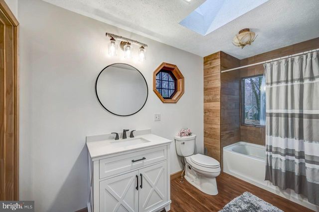 241 WYALUSING DR, Pocono Lake, PA 18347