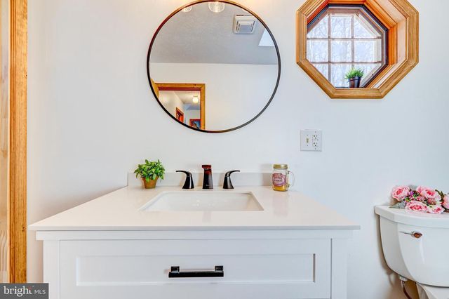 241 WYALUSING DR, Pocono Lake, PA 18347