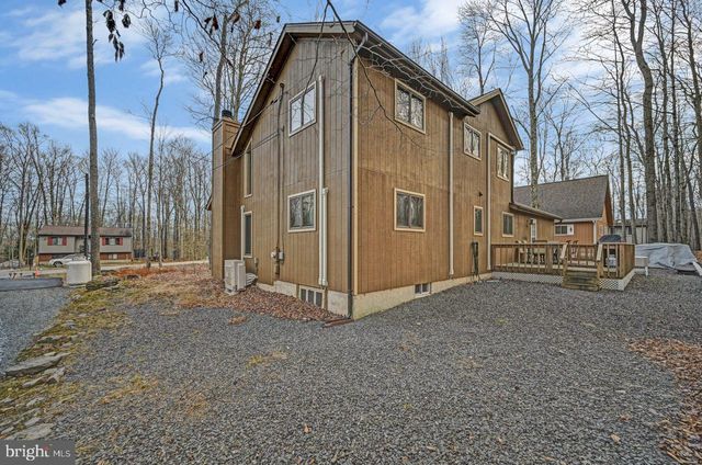 241 WYALUSING DR, Pocono Lake, PA 18347