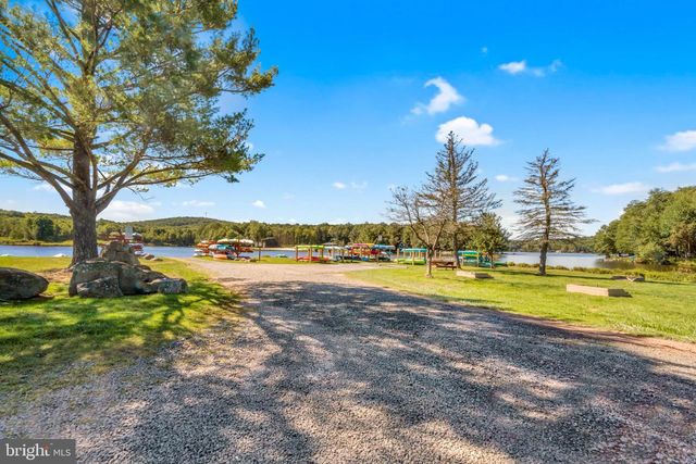 241 WYALUSING DR, Pocono Lake, PA 18347