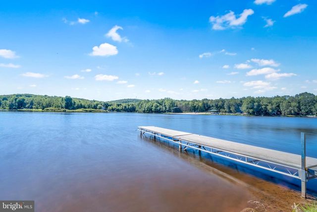 241 WYALUSING DR, Pocono Lake, PA 18347