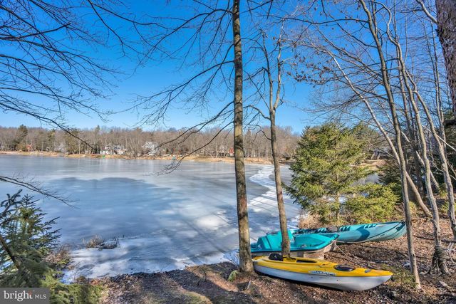 241 WYALUSING DR, Pocono Lake, PA 18347