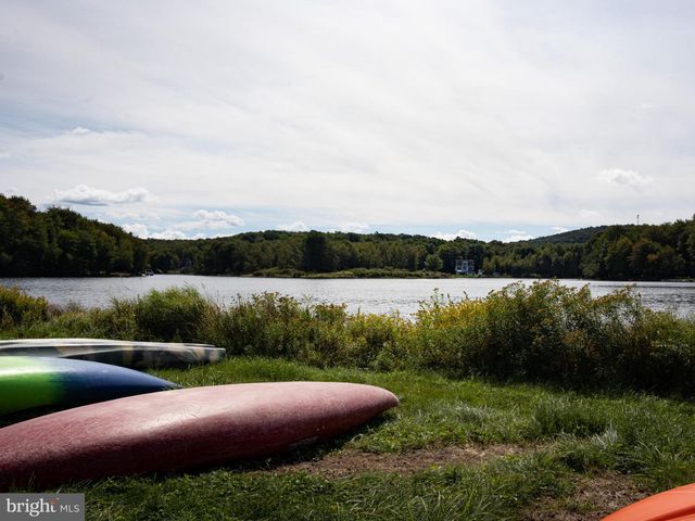 241 WYALUSING DR, Pocono Lake, PA 18347