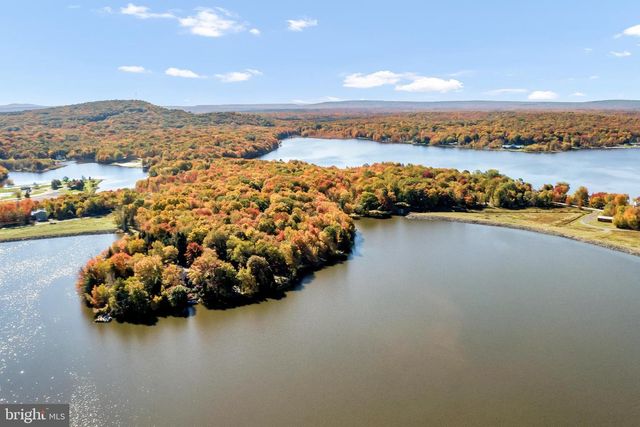 241 WYALUSING DR, Pocono Lake, PA 18347