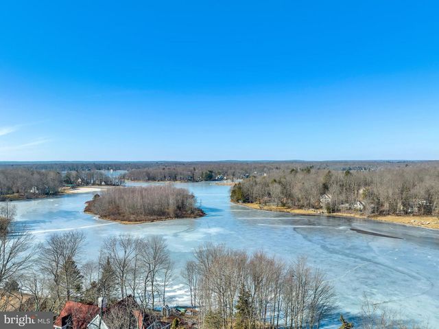 241 WYALUSING DR, Pocono Lake, PA 18347