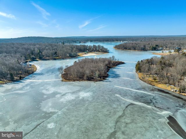 241 WYALUSING DR, Pocono Lake, PA 18347