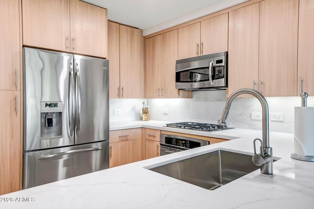 7167 E RANCHO VISTA Drive 2007, Scottsdale, AZ 85251