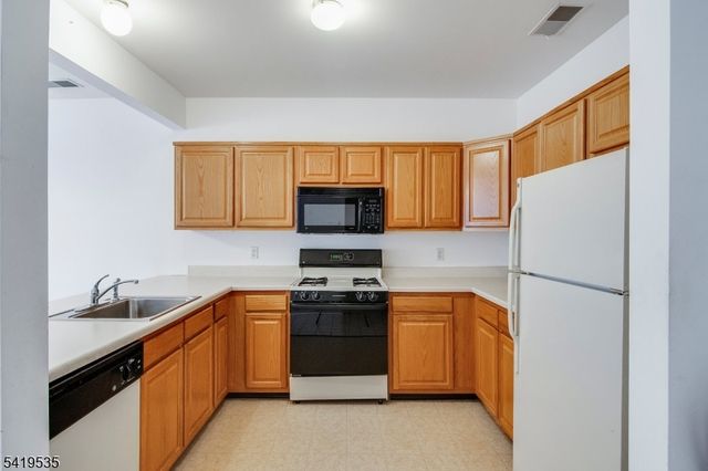 4202 Cleveland Ln 202, Rockaway Twp., NJ 07866