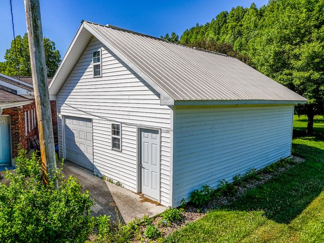 73 Bill Fannin Road, West Liberty, KY 41472