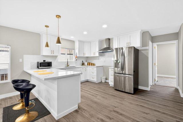 105 W Herndon Ave Spc 64, Pinedale, CA 93650