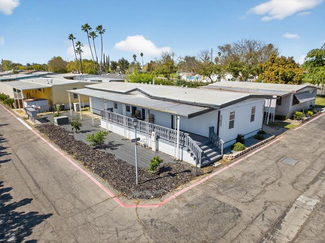 105 W Herndon Ave Spc 64, Pinedale, CA 93650