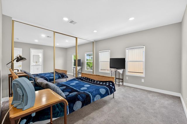 105 W Herndon Ave Spc 64, Pinedale, CA 93650