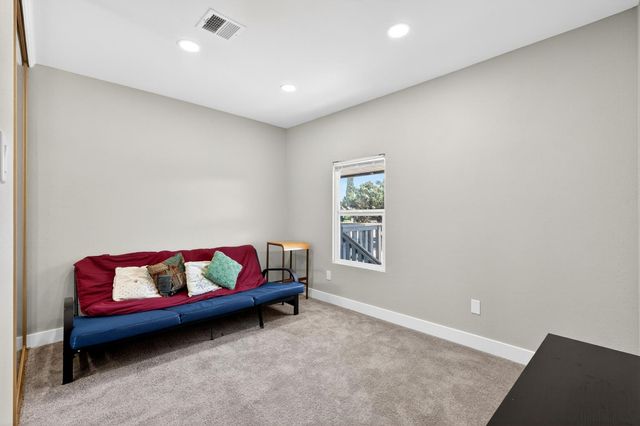 105 W Herndon Ave Spc 64, Pinedale, CA 93650