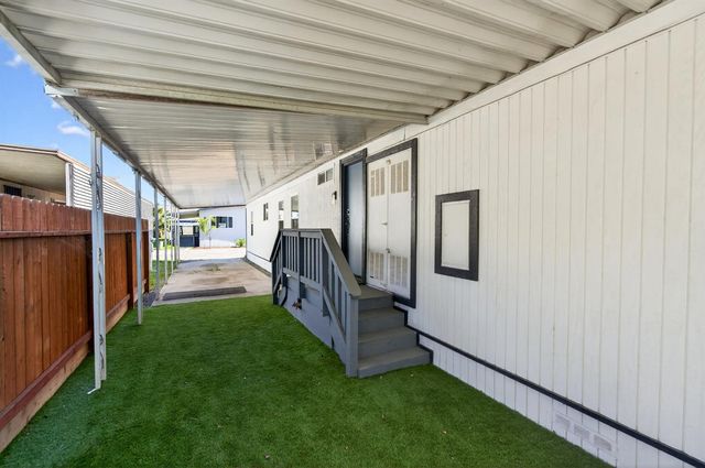 105 W Herndon Ave Spc 64, Pinedale, CA 93650