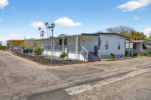 105 W Herndon Ave Spc 64, Pinedale, CA 93650